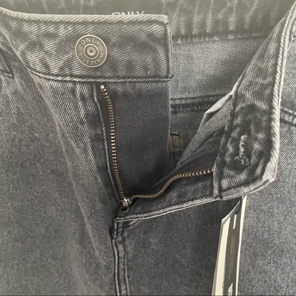 COPY - Denim skirt by ONLY - NEW with Tags 💖 Real nice classic style 🤍🖤 Quality🫰 - Picture 5 of 13